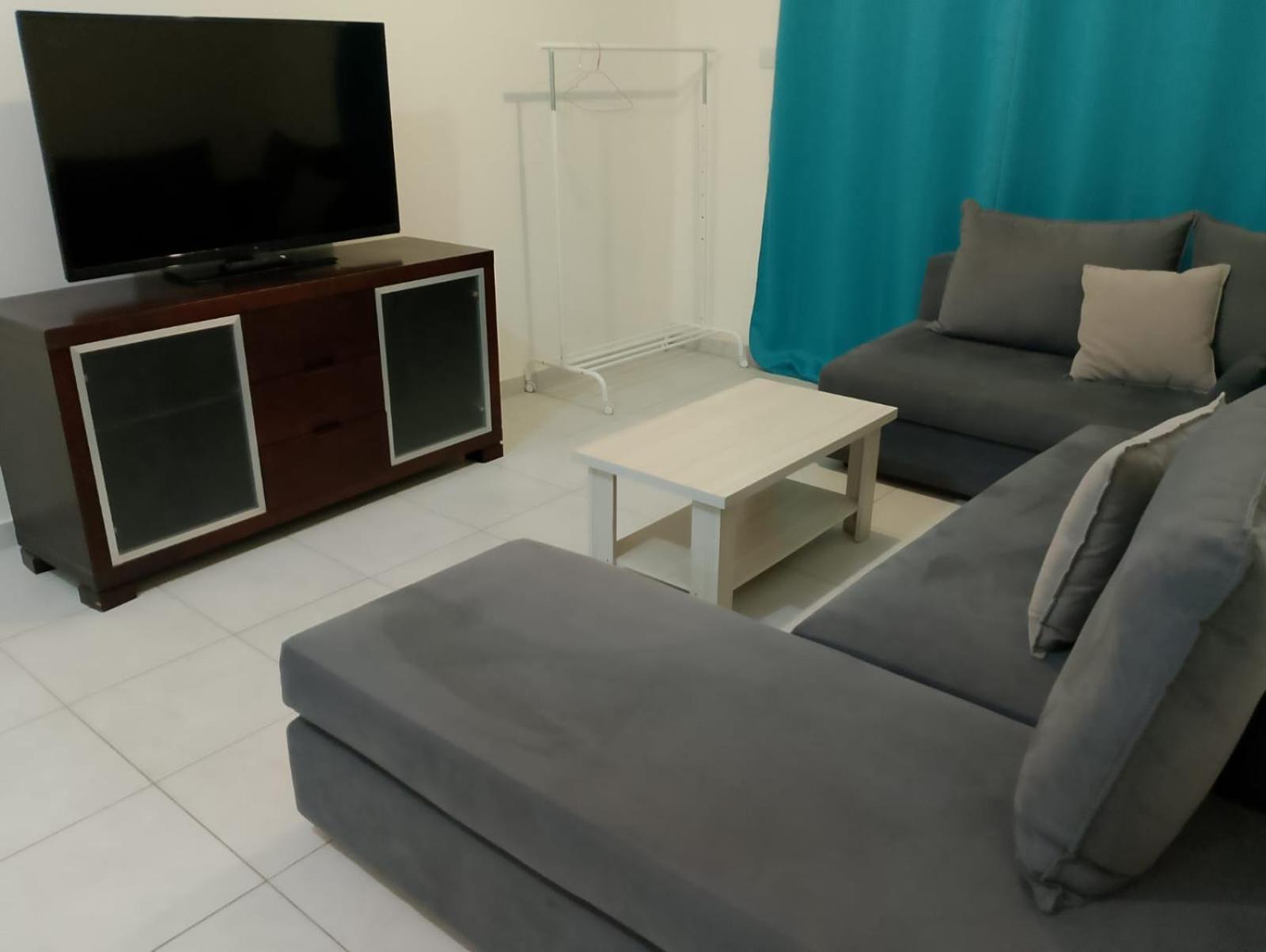 Two Bedroom Holidays Apartment, Walking Distance To The And Harbour Apartament