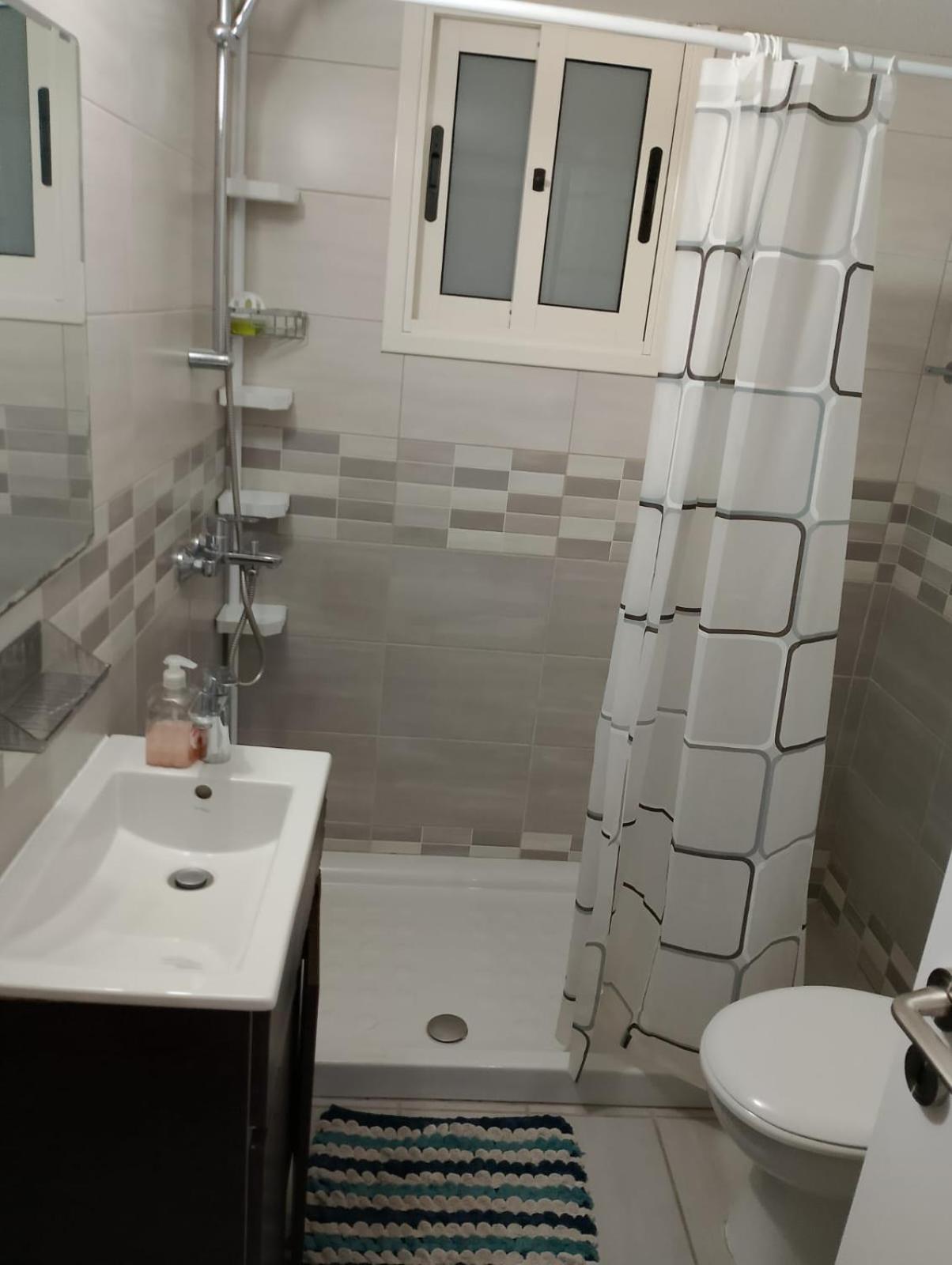 Two Bedroom Holidays Apartment, Walking Distance To The And Harbour Pafos